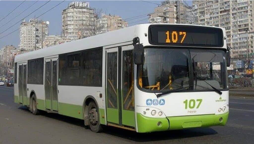 Зупинка Міст-Сіті — 107 маршрутка Днепр