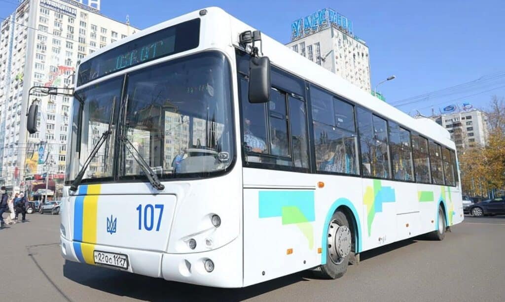 Рух маршруту 107 Днепр на проспекті Героїв