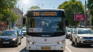 116 автобус Кропивницький спереду у трафіку літо сонячний день маршрут Молодіжне Никанорівка