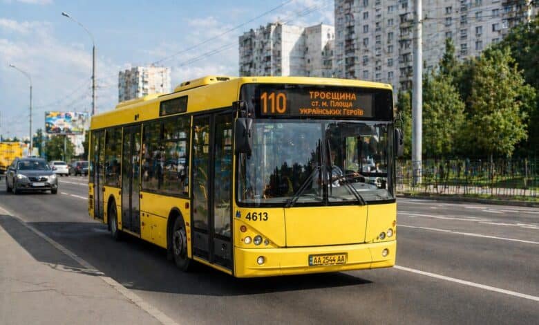 Автобус 110 Київ на маршруті в місті